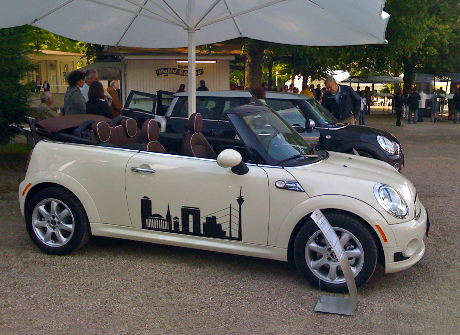 MINI Niederlassung Düsseldorf Autobeschriftung